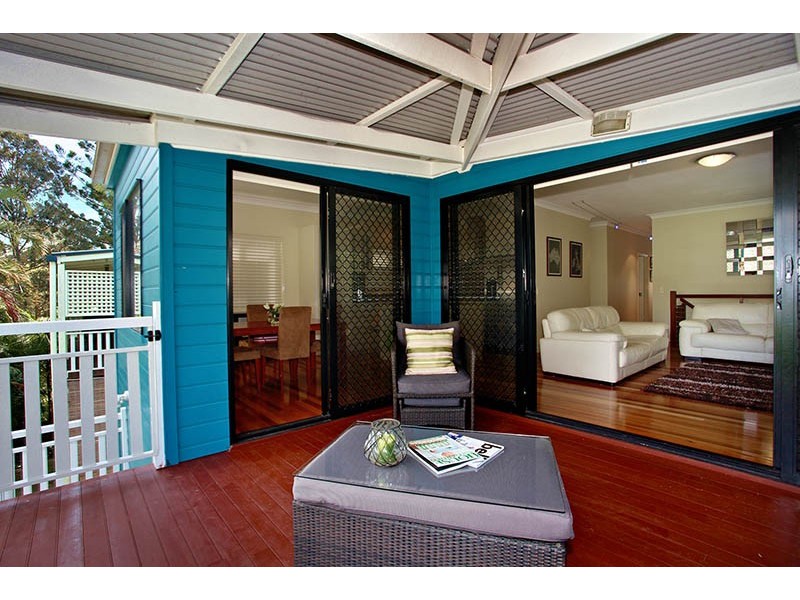 52 Gladstone Street, Indooroopilly QLD 4068