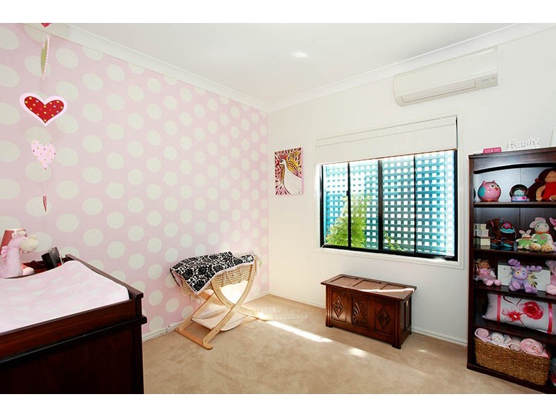 52 Gladstone Street, Indooroopilly QLD 4068