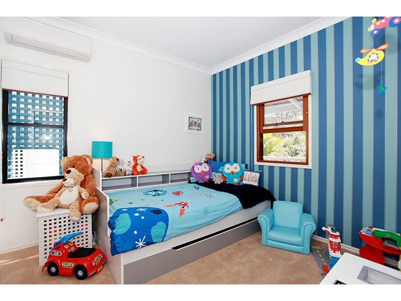 52 Gladstone Street, Indooroopilly QLD 4068