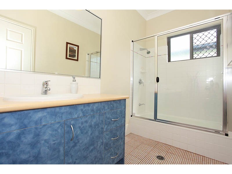 52 Gladstone Street, Indooroopilly QLD 4068