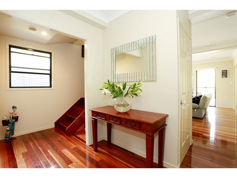 52 Gladstone Street, Indooroopilly QLD 4068