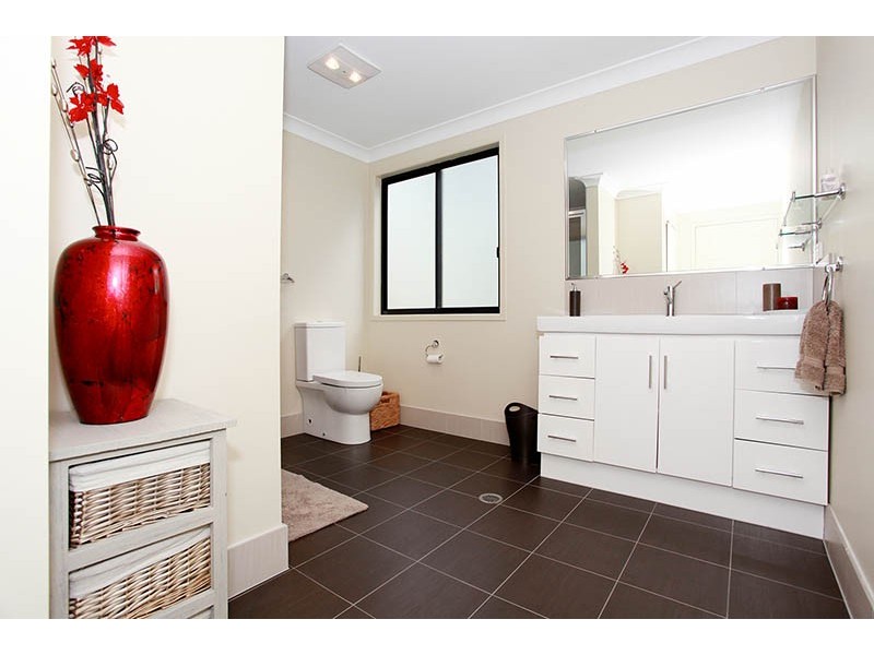 52 Gladstone Street, Indooroopilly QLD 4068