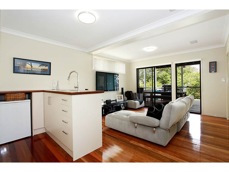 52 Gladstone Street, Indooroopilly QLD 4068