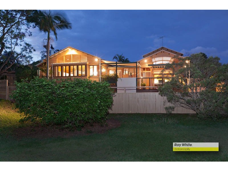 10 Carnoustie Court, Indooroopilly QLD 4068