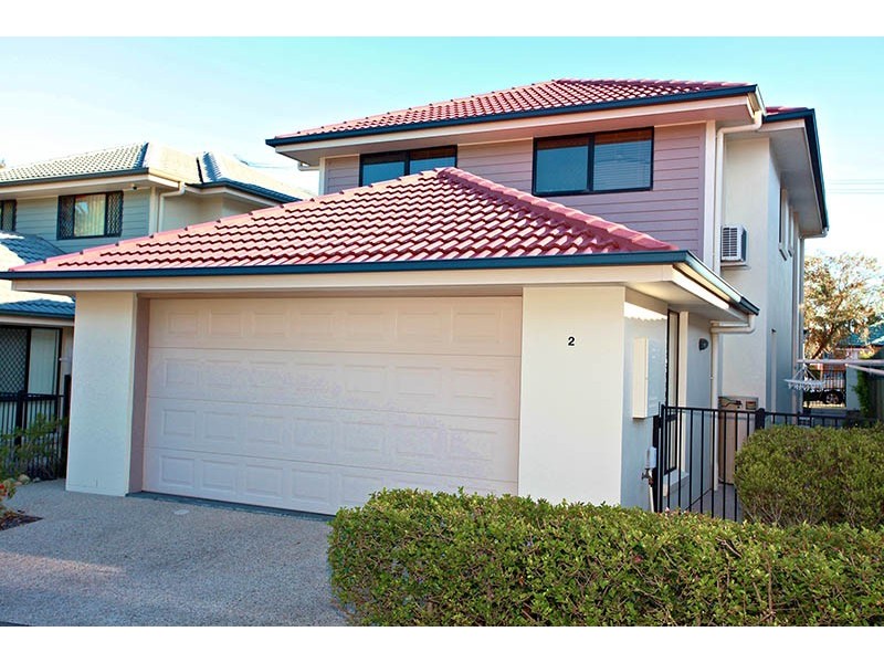 2/300 Cliveden Avenue, Corinda QLD 4075