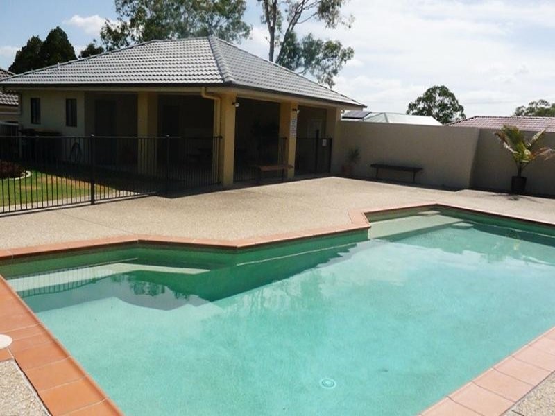 2/300 Cliveden Avenue, Corinda QLD 4075