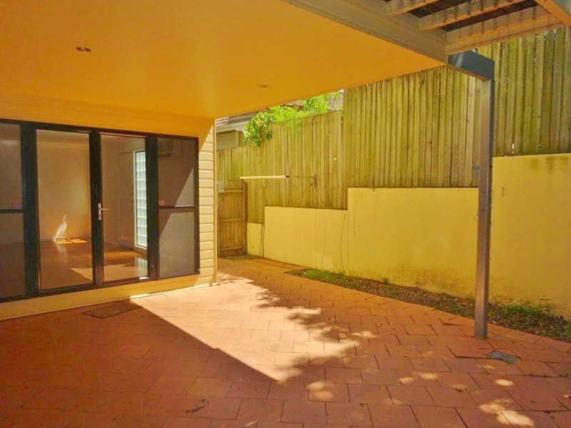 2/9 Eldon Street, Indooroopilly QLD 4068