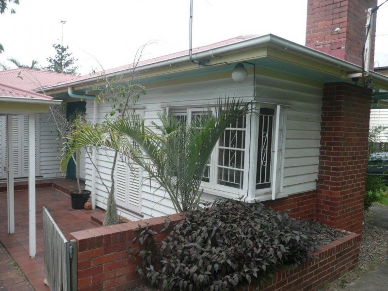 11 Central Avenue, St Lucia QLD 4067