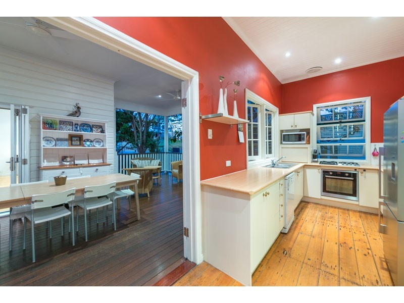 29 Disraeli Street, Indooroopilly QLD 4068