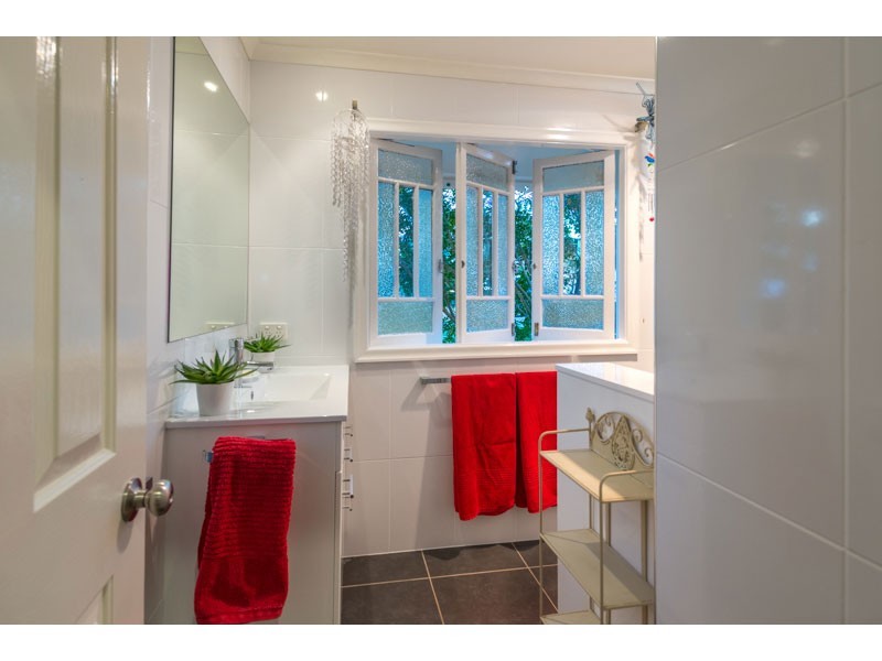 29 Disraeli Street, Indooroopilly QLD 4068