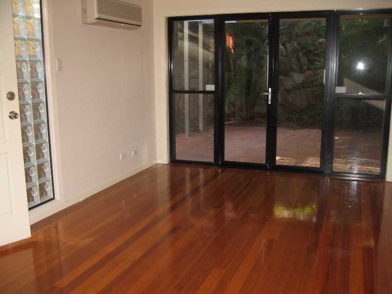 2/9 Eldon Street, Indooroopilly QLD 4068