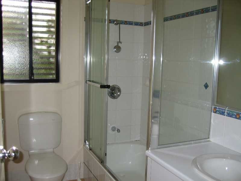 2/9 Eldon Street, Indooroopilly QLD 4068