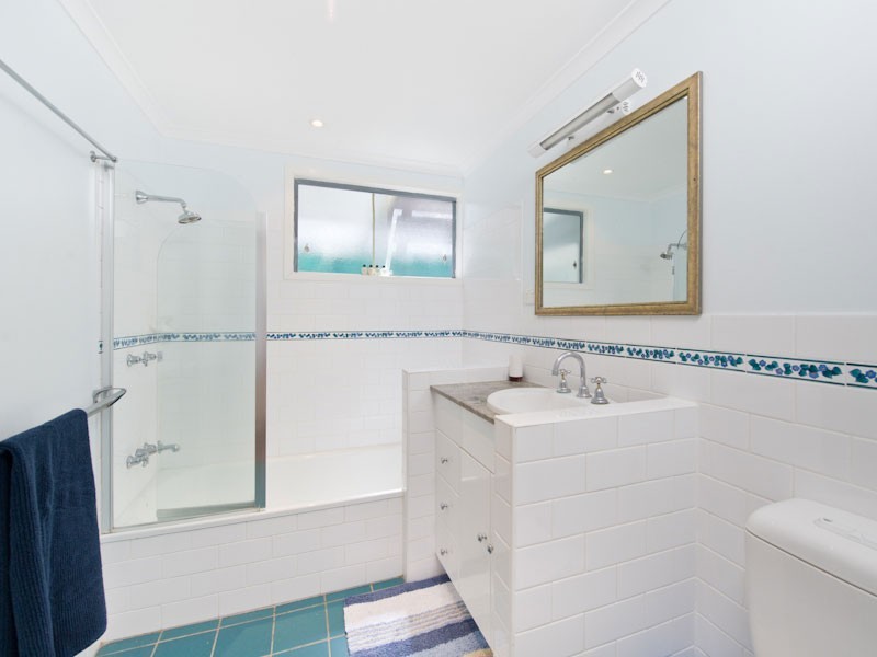 17 Rylatt Street, Indooroopilly QLD 4068