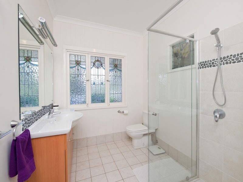 17 Rylatt Street, Indooroopilly QLD 4068