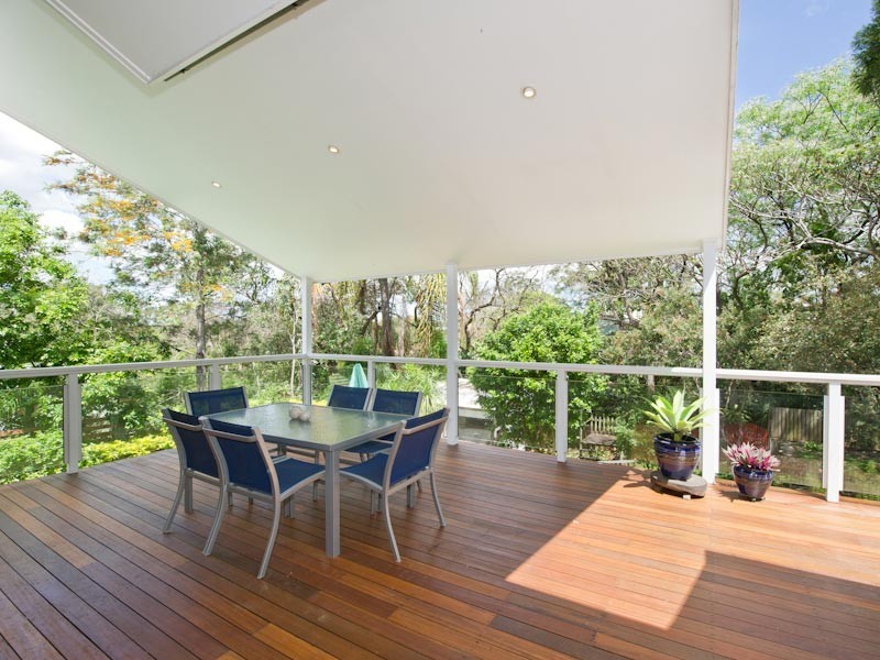 17 Rylatt Street, Indooroopilly QLD 4068