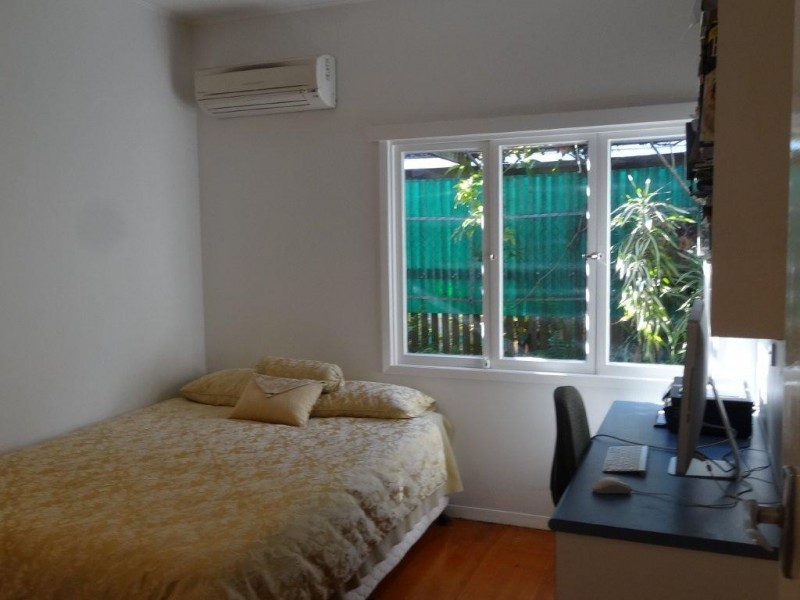 17 Rylatt Street, Indooroopilly QLD 4068