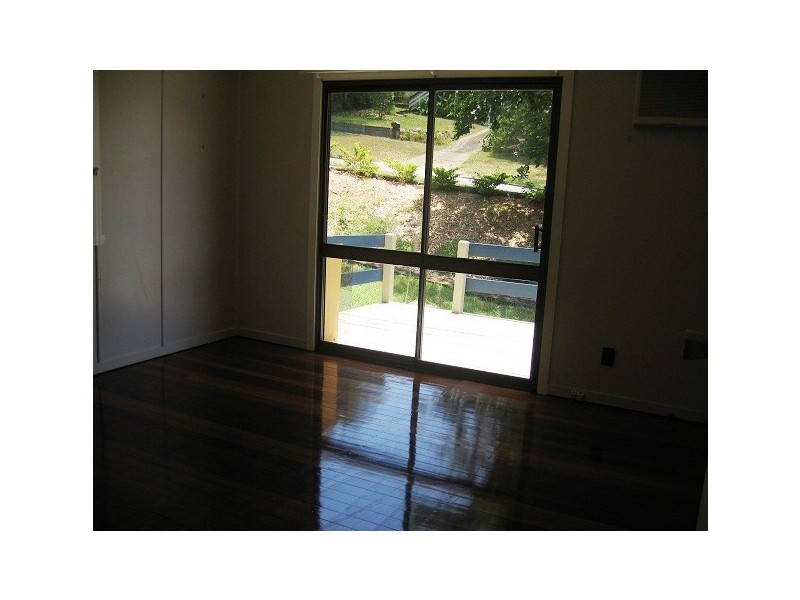 651 Moggill Rd, Chapel Hill QLD 4069
