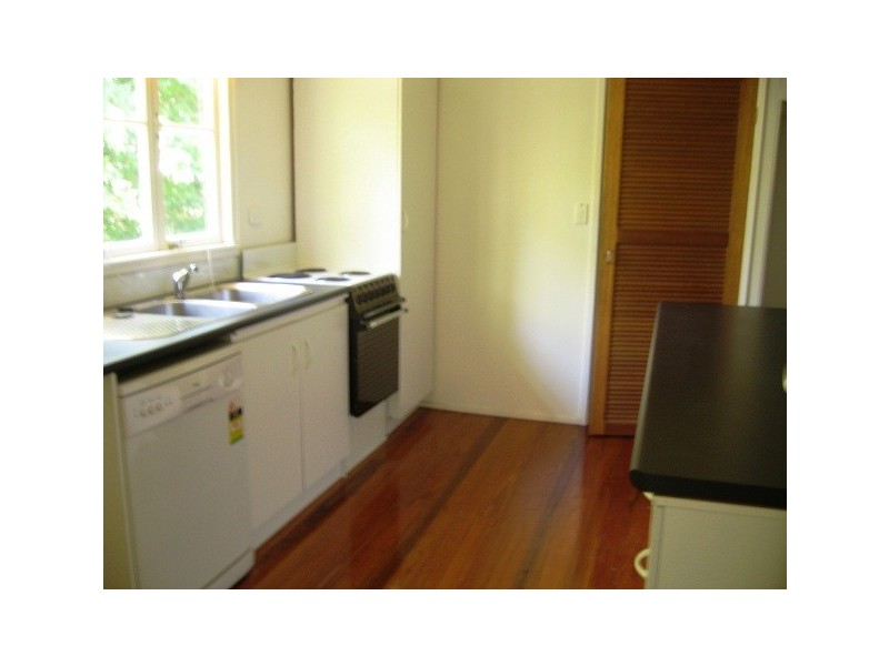 651 Moggill Rd, Chapel Hill QLD 4069
