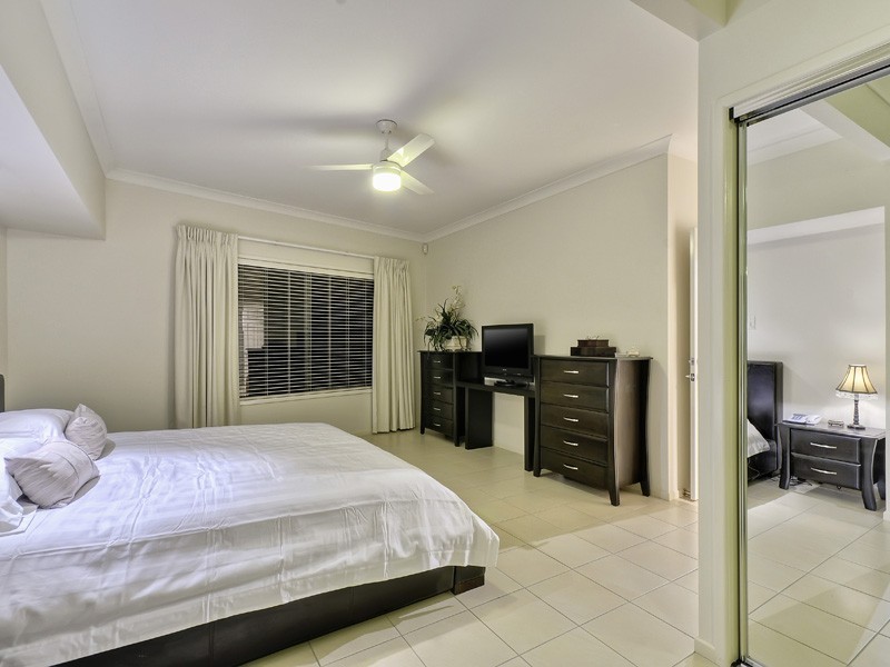 66 Lambert Road, Indooroopilly QLD 4068