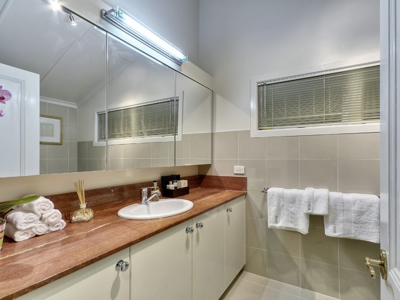 66 Lambert Road, Indooroopilly QLD 4068