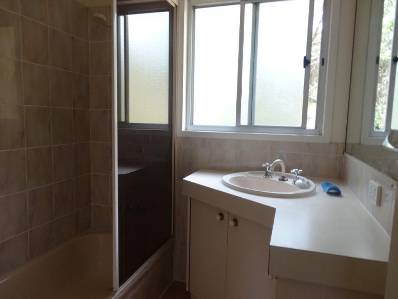 40 Minkara Street, Indooroopilly QLD 4068