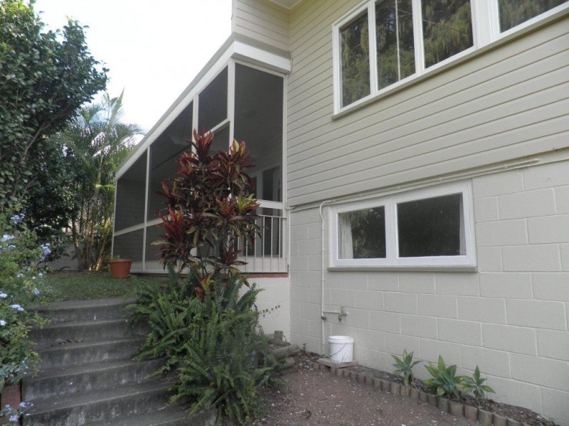 15 Euree Street, Kenmore QLD 4069