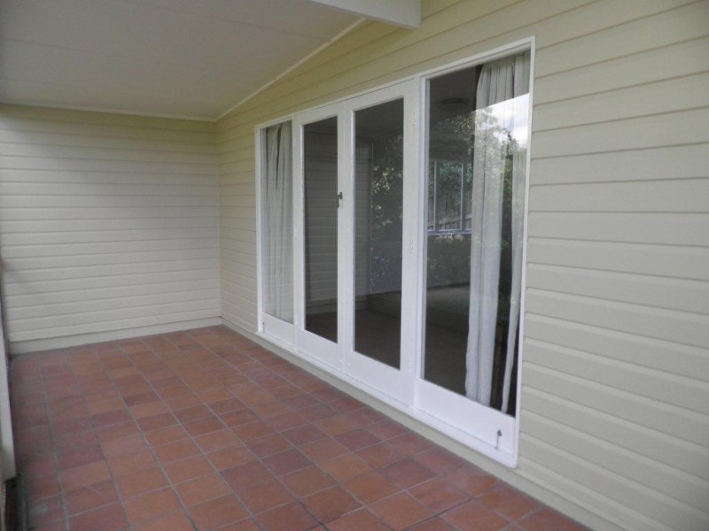 15 Euree Street, Kenmore QLD 4069