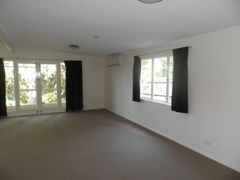15 Euree Street, Kenmore QLD 4069
