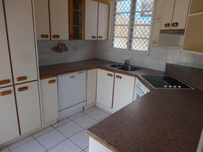 9 Disraeli Street, Indooroopilly QLD 4068