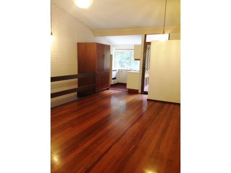 2/15 Priory Street, Indooroopilly QLD 4068
