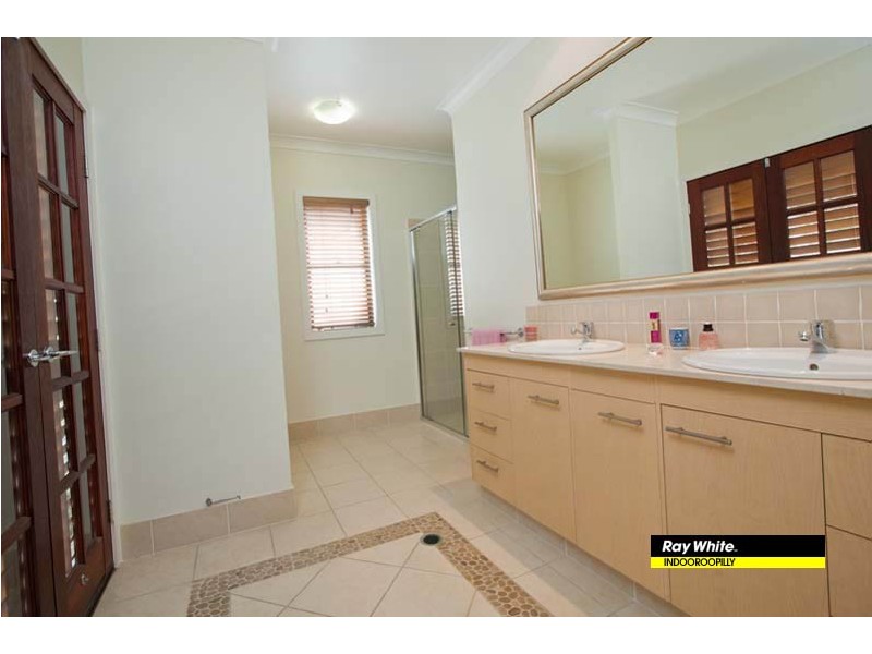 98 Ward Street, Indooroopilly QLD 4068