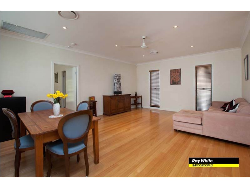 98 Ward Street, Indooroopilly QLD 4068