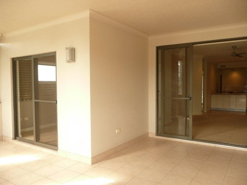 8/146 Clarence Road, Indooroopilly QLD 4068