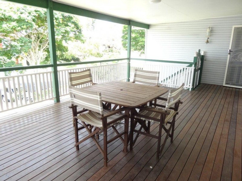 9 Disraeli Street, Indooroopilly QLD 4068