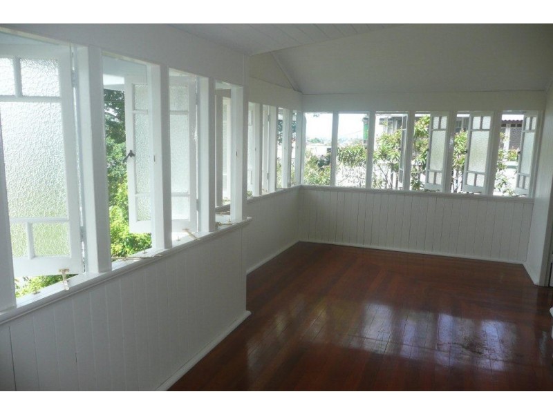 52 Woodstock Road, Toowong QLD 4066