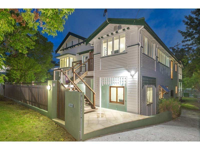 18 Neulans Road, Indooroopilly QLD 4068