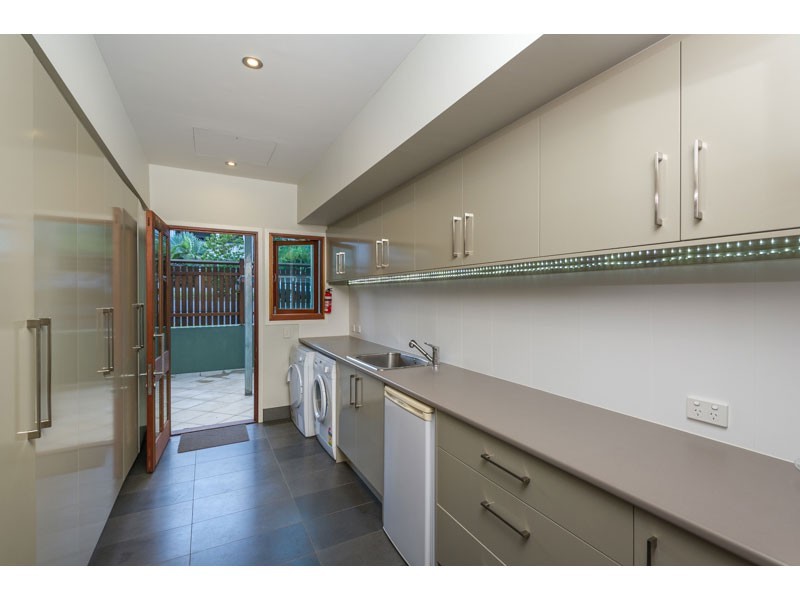 18 Neulans Road, Indooroopilly QLD 4068