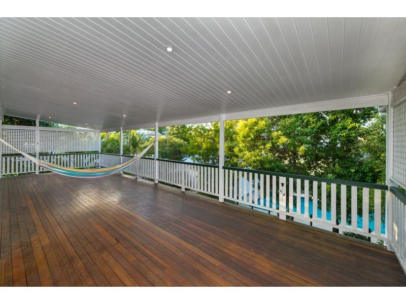 18 Neulans Road, Indooroopilly QLD 4068