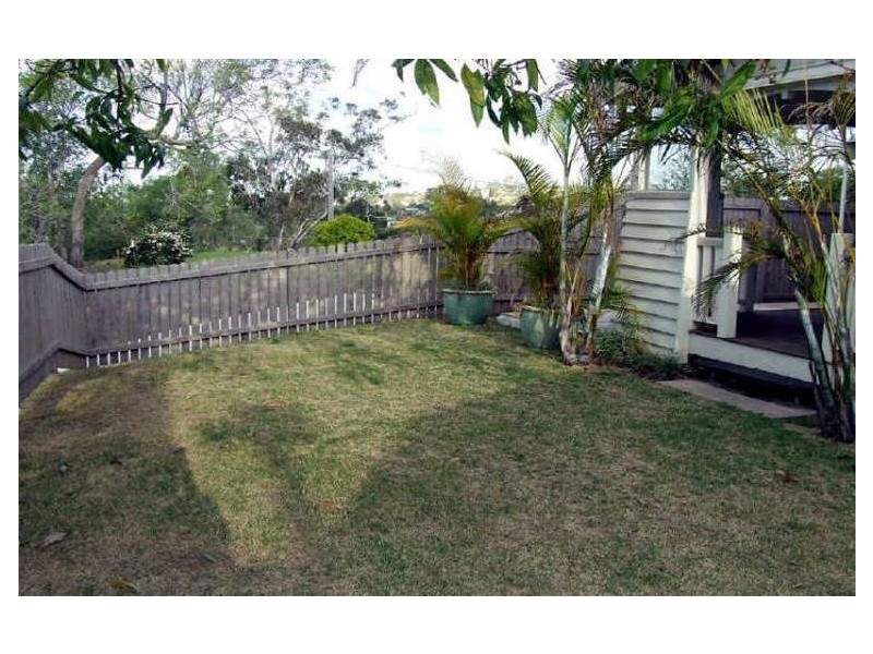 12 Stanley Terrace, Taringa QLD 4068