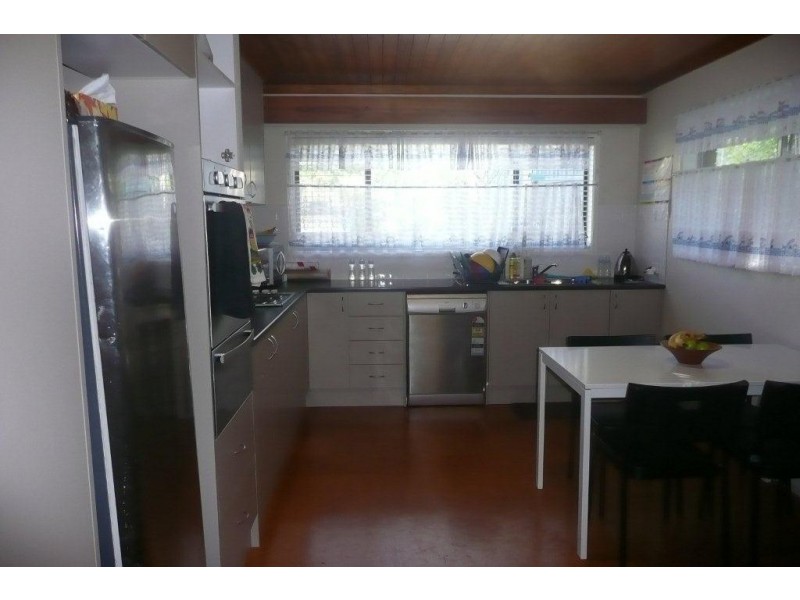 59 Trenton Street, Kenmore QLD 4069