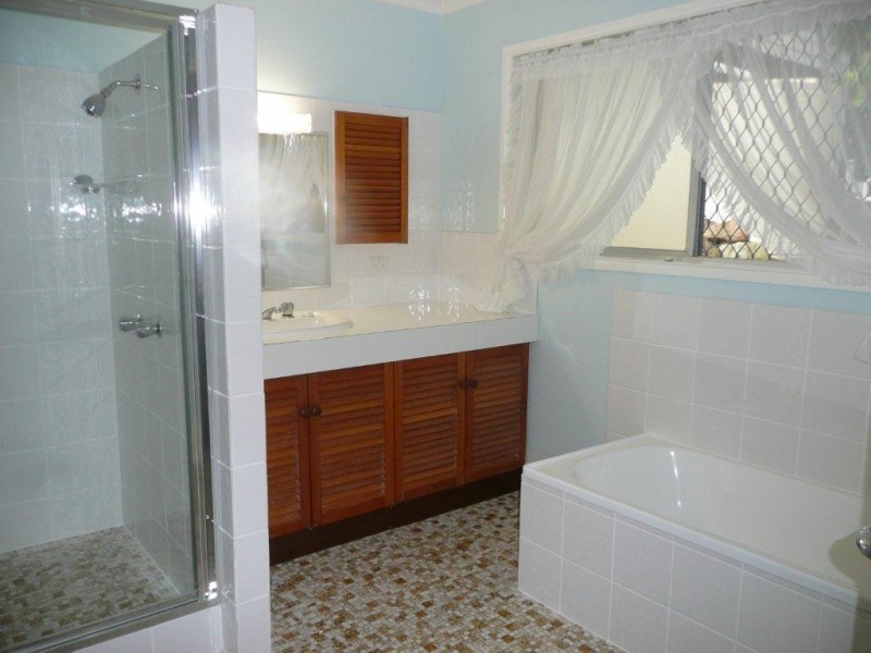 59 Trenton Street, Kenmore QLD 4069