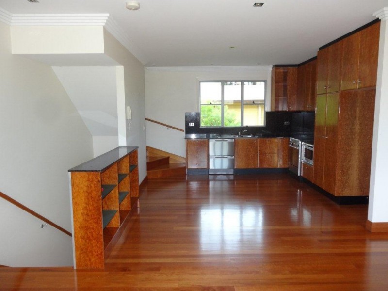 3 Cecil Street, Indooroopilly QLD 4068