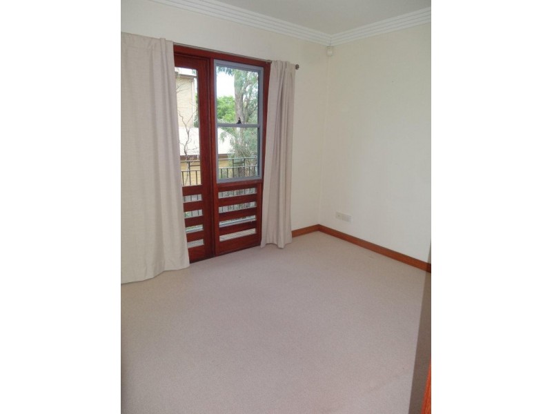 3 Cecil Street, Indooroopilly QLD 4068