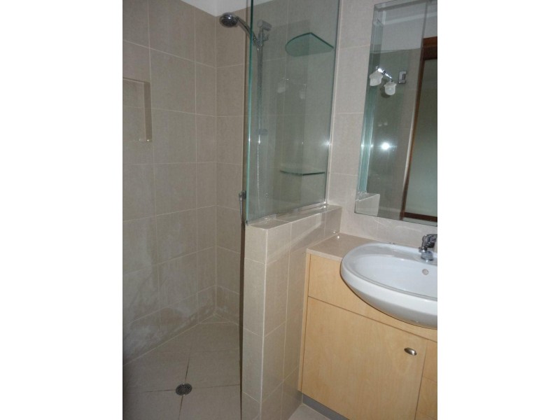 3 Cecil Street, Indooroopilly QLD 4068