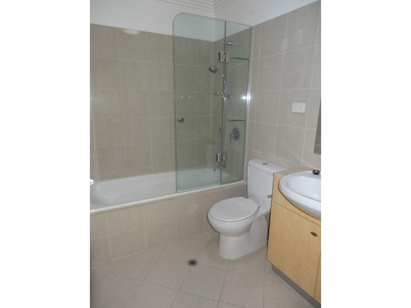 3 Cecil Street, Indooroopilly QLD 4068