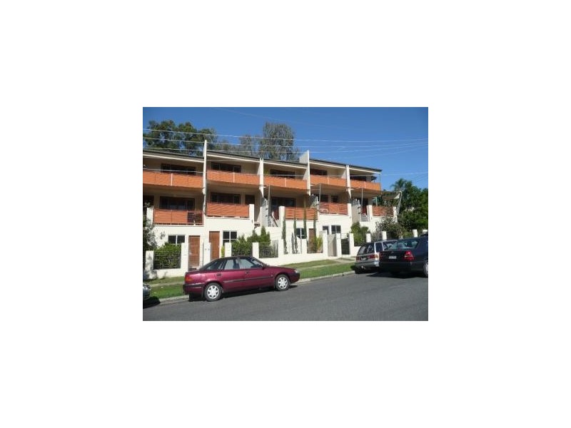 3 Cecil Street, Indooroopilly QLD 4068