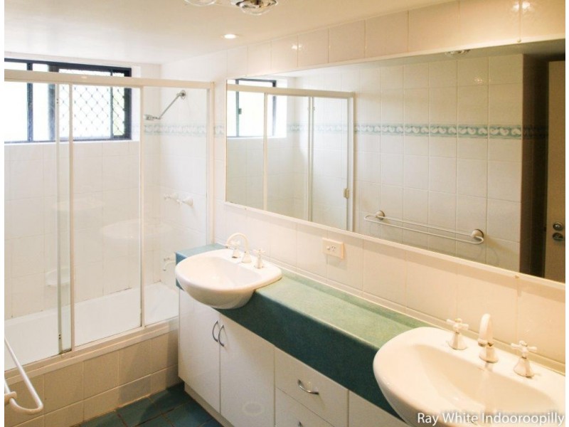 4/52 York Street, Indooroopilly QLD 4068