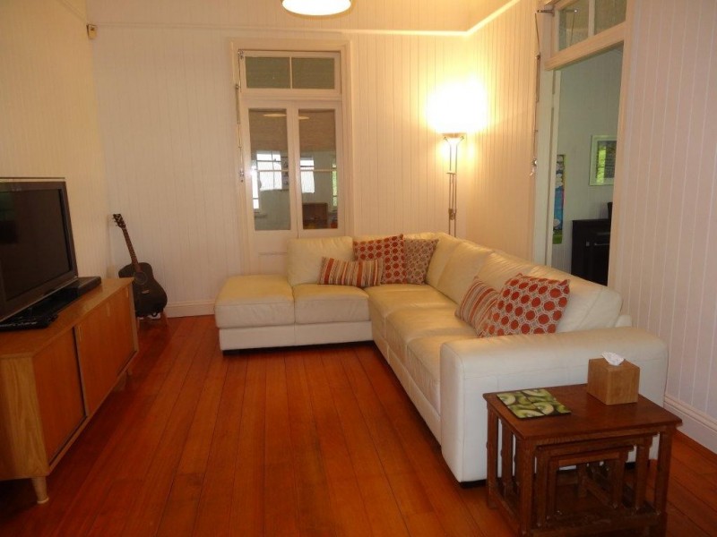 26 Clarence Road, Indooroopilly QLD 4068