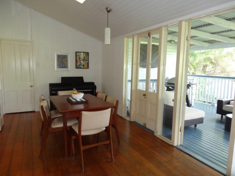 26 Clarence Road, Indooroopilly QLD 4068