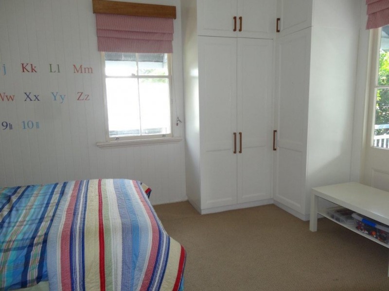 26 Clarence Road, Indooroopilly QLD 4068